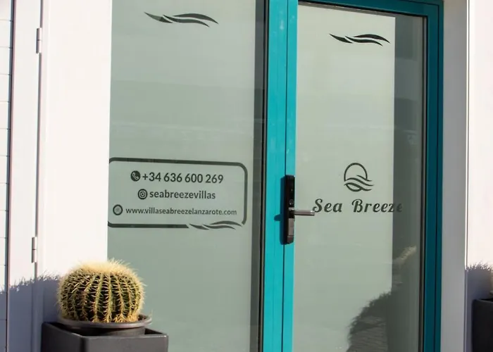 Sea Breeze Апартаменты *