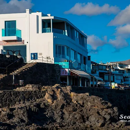 Sea Breeze Apartment *